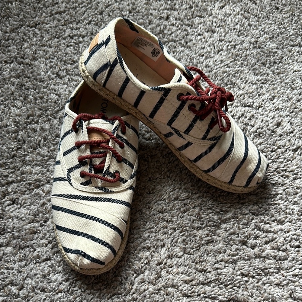 Toms Black and White Striped Sneakers Casual Lace-Up